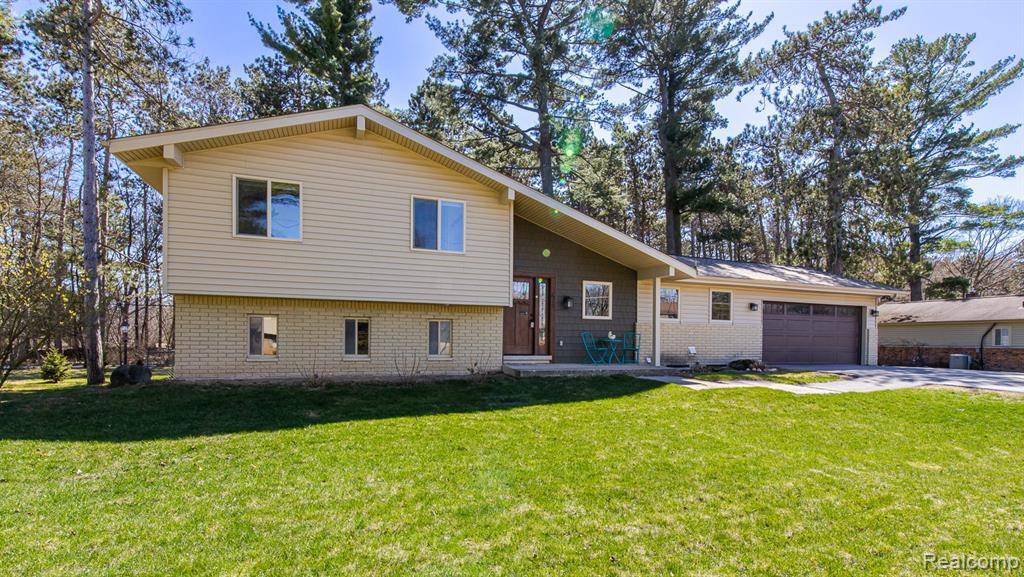 Commerce Twp, MI 48382,1915 GLEN IRIS Drive