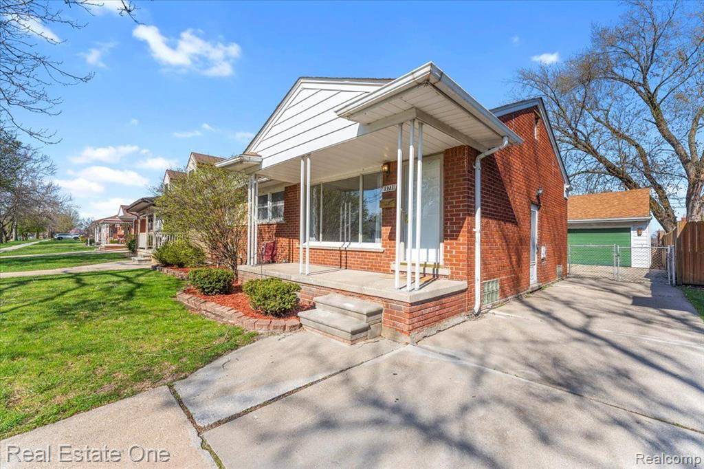 Southgate, MI 48195,15731 RICHMOND Street