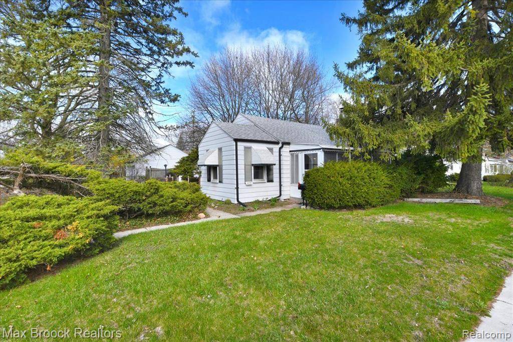 Redford Twp, MI 48240,17135 Beech Daly Road