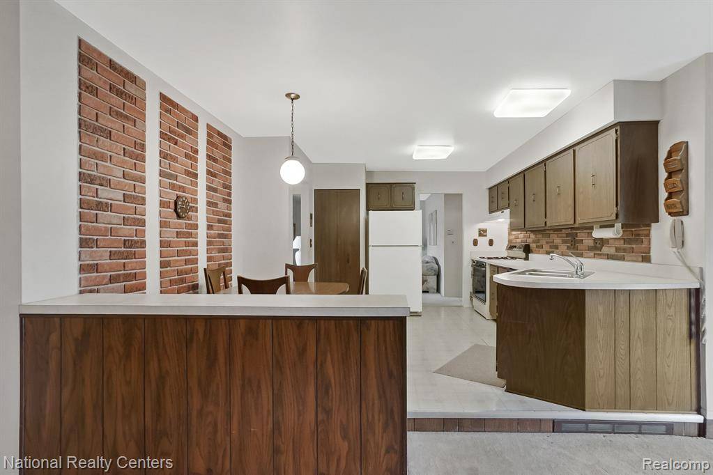 Livonia, MI 48154,39091 GRENNADA Street