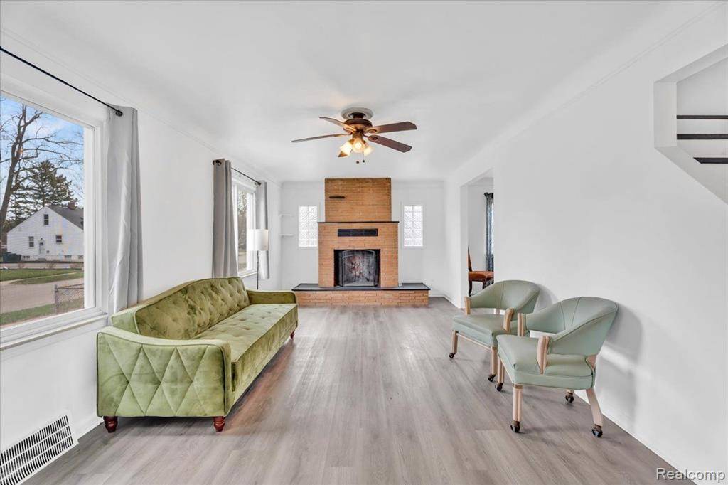 Ferndale, MI 48220,3243 MINERVA Street