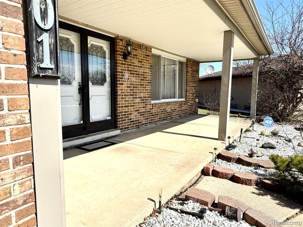 Sterling Heights, MI 48310,2001 MICHAEL Drive