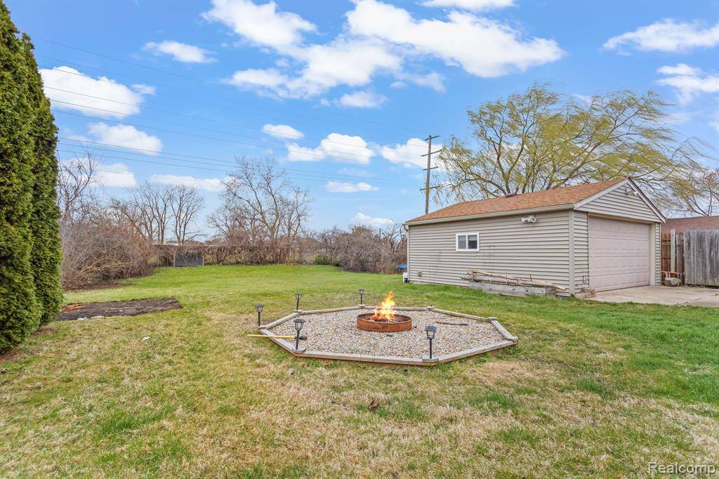 Westland, MI 48186,38355 S JEAN Court