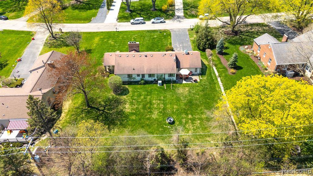 Bloomfield Twp, MI 48302,2429 BRATTON Avenue