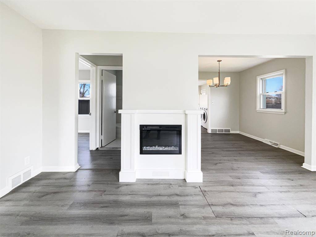 Shelby Twp, MI 48317,2289 COLLINS Avenue