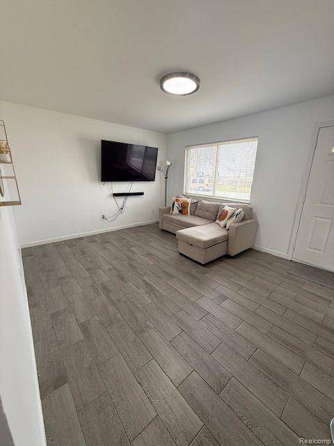 Dearborn Heights, MI 48125,4620 S JOHN DALY Street