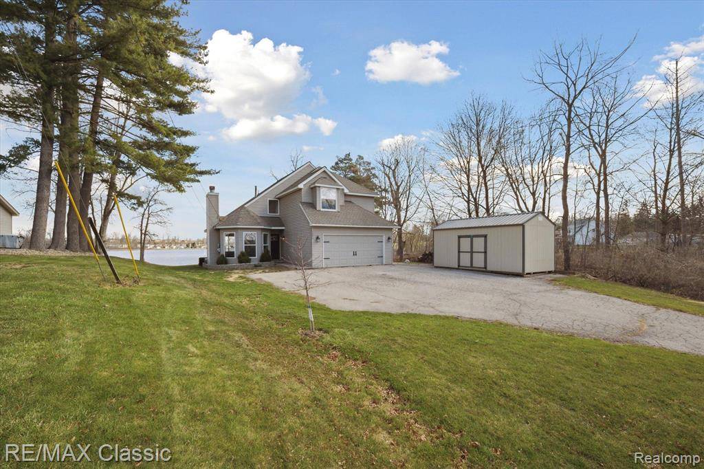 White Lake Twp, MI 48386,1052 MAPLE HEIGHTS Drive
