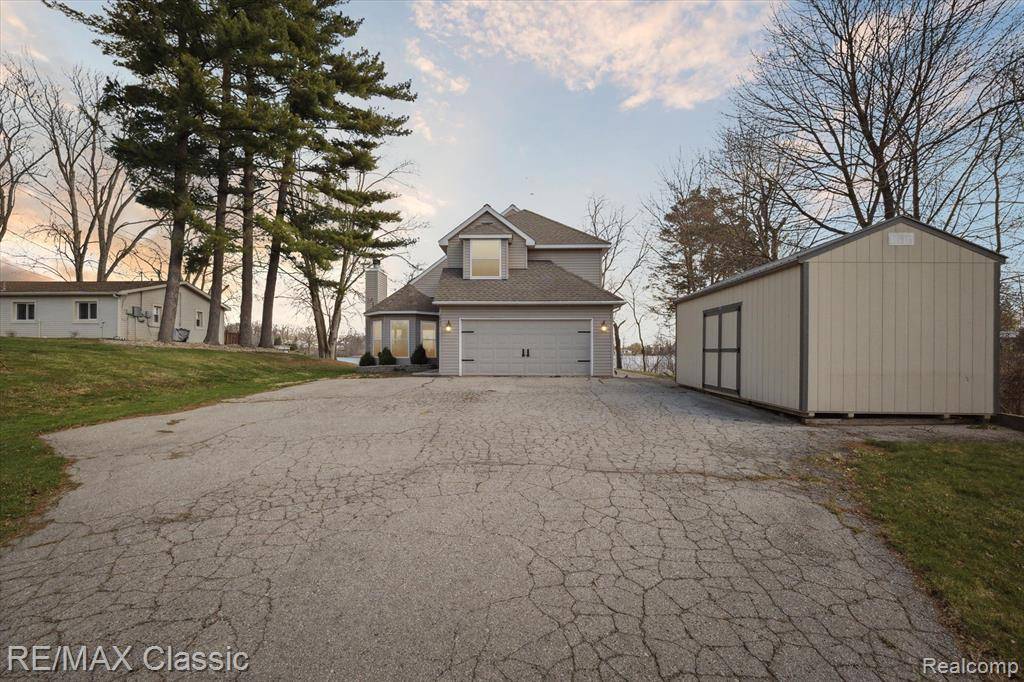 White Lake Twp, MI 48386,1052 MAPLE HEIGHTS Drive
