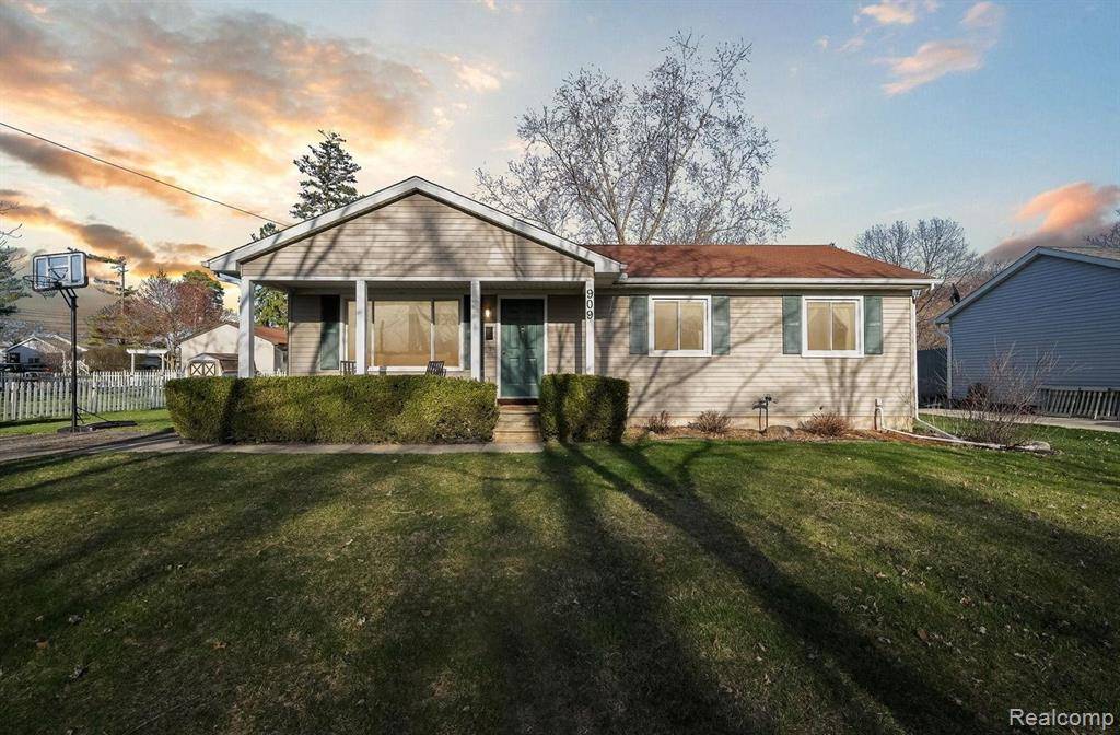 Howell, MI 48843,909 DEARBORN Street