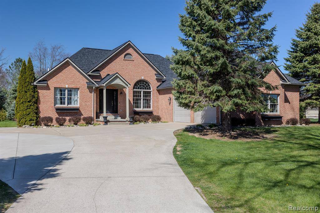 Fenton Twp, MI 48451,15114 PINEWOOD Trail