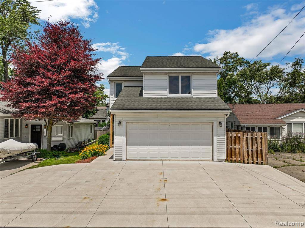 Waterford Twp, MI 48328,1411 RIVONA Drive