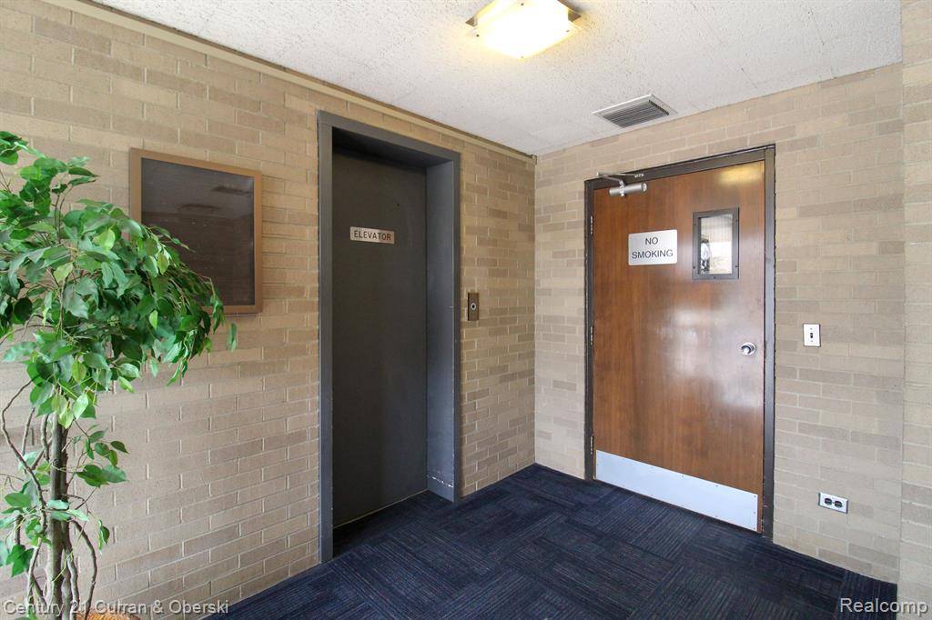 Dearborn, MI 48124,22190 GARRISON Street 302