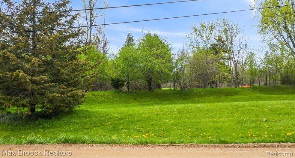 West Bloomfield Twp, MI 48324,5660 Hickock