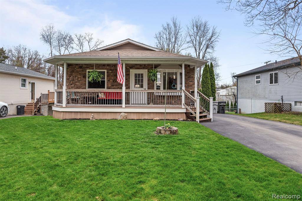 Brighton Twp, MI 48114,4945 WALKER Drive