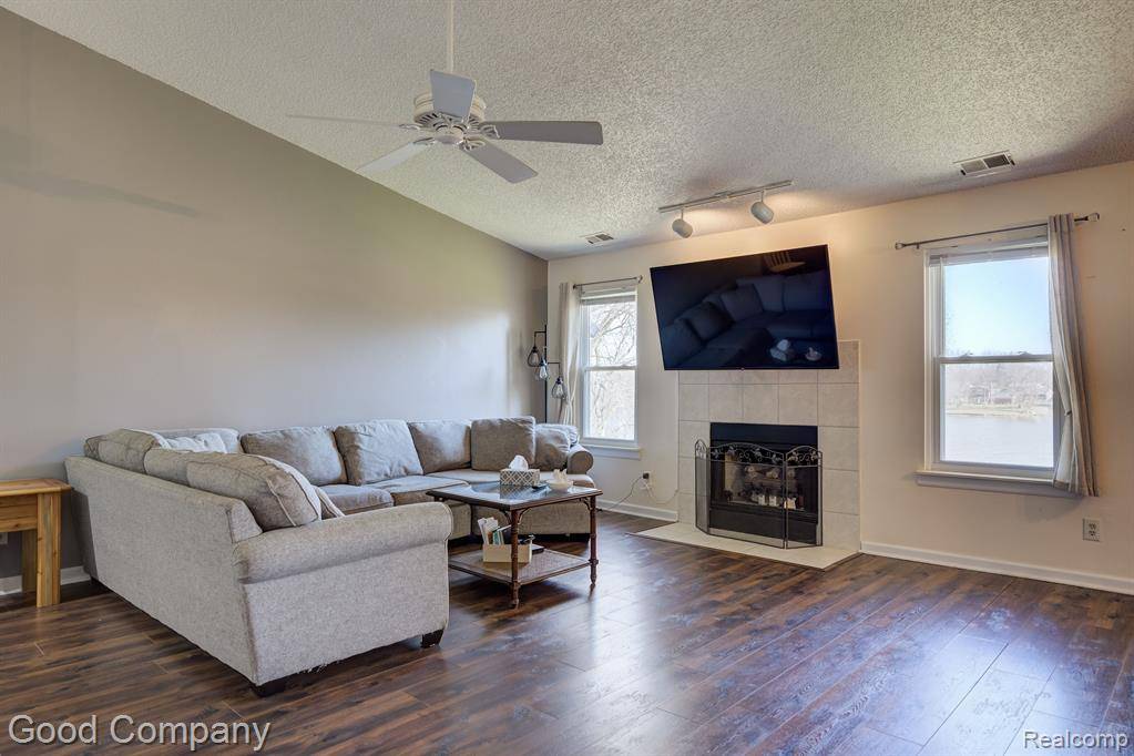 Waterford Twp, MI 48329,4910 HARBOR POINT Drive 3