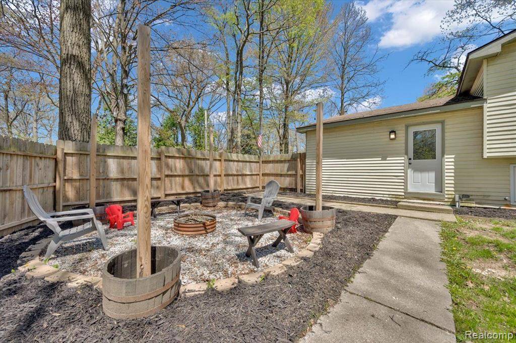 Independence Twp, MI 48348,4965 CRESTVIEW Drive
