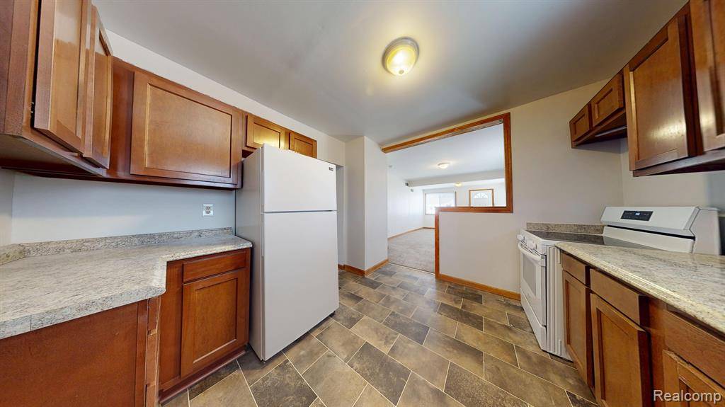 Roseville, MI 48066,16382 FRAZHO Road