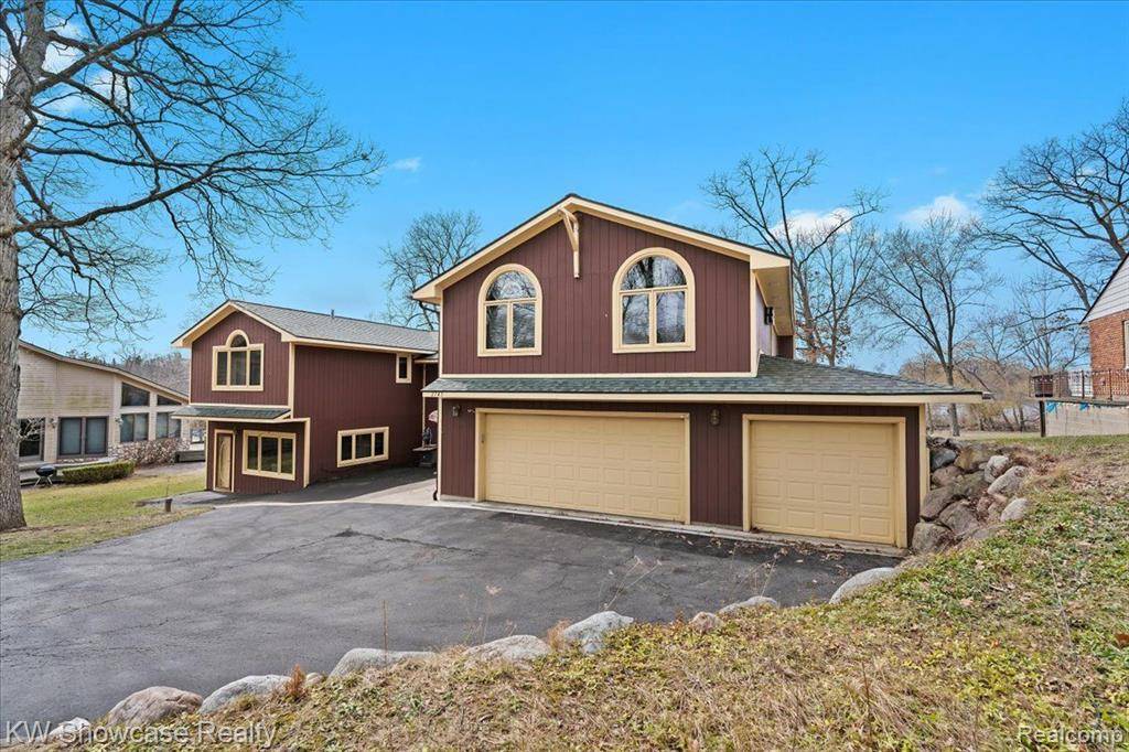 West Bloomfield Twp, MI 48324,2745 LARI Court