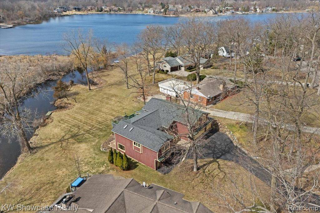 West Bloomfield Twp, MI 48324,2745 LARI Court
