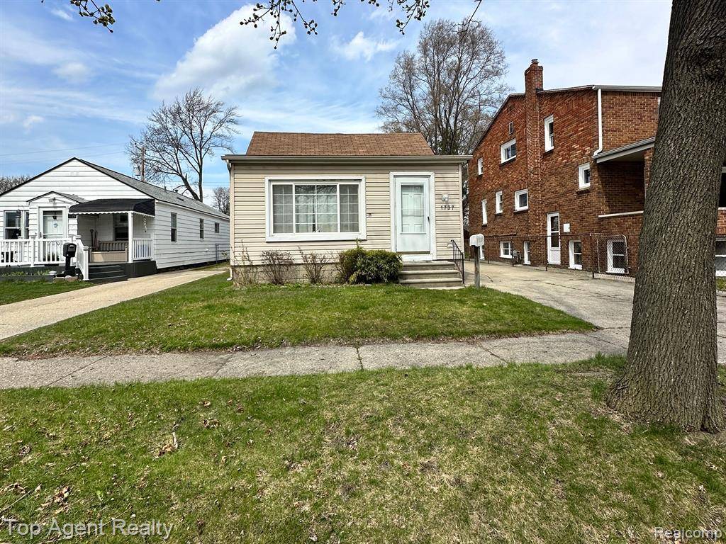 Hazel Park, MI 48030,1737 E MADGE Avenue