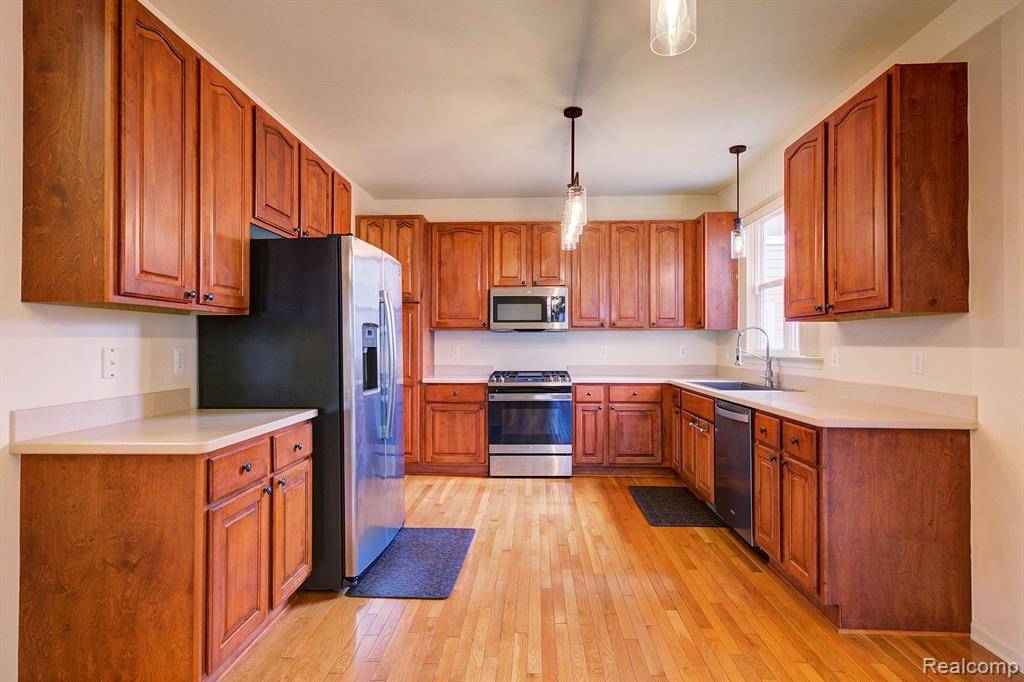 Novi, MI 48377,42551 Whitman Way
