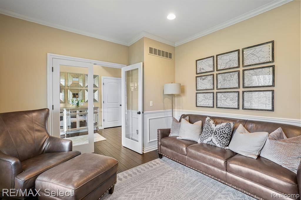 Grand Blanc Twp, MI 48439,9212 HIDDEN OAKS Drive