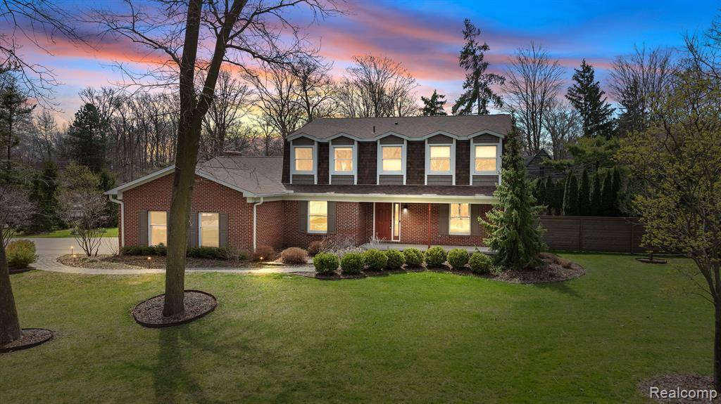 Grosse Ile Twp, MI 48138,9415 Lakewood Drive