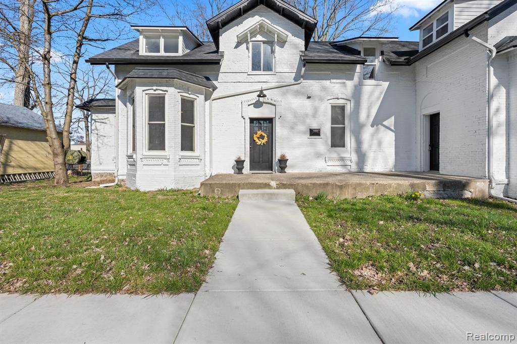 Hillsdale, MI 49242,9 S WEST Street