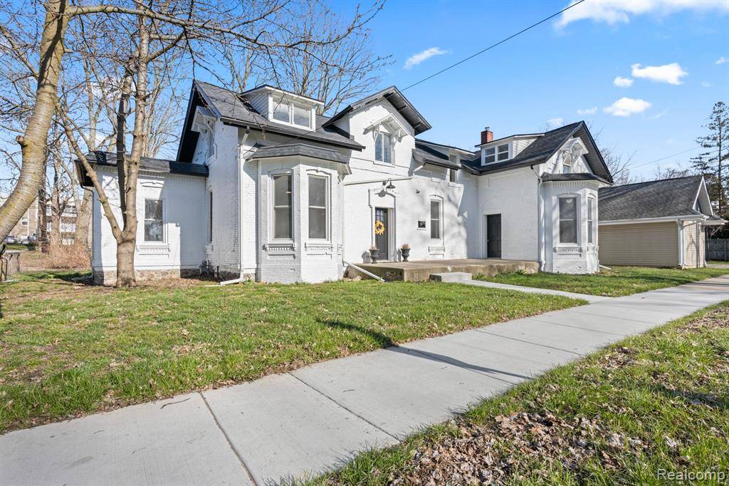 Hillsdale, MI 49242,9 S WEST Street