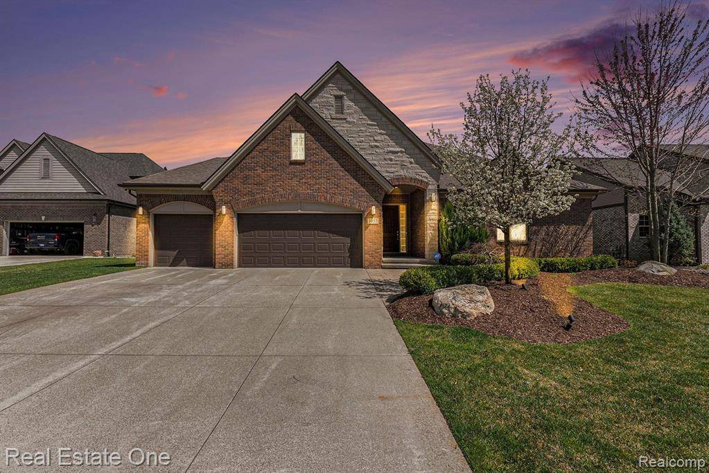 Rochester Hills, MI 48307,1057 PEMBROKE