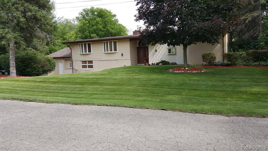 West Bloomfield Twp, MI 48324,2668 BAY Drive