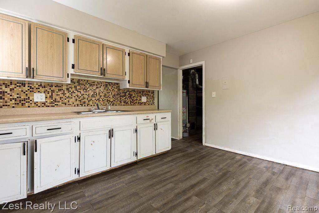 Inkster, MI 48141,29470 THOMAS Circle