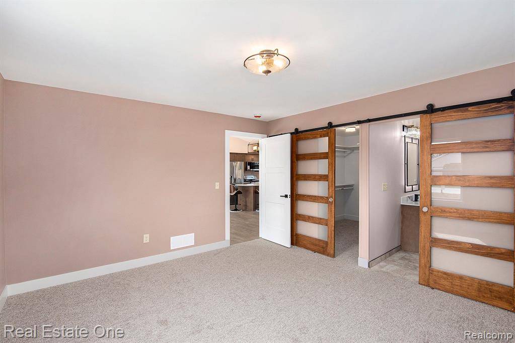 Orion Twp, MI 48362,816 VERNITA Drive