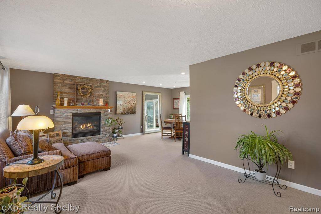 Troy, MI 48085,691 BARCLAY Drive