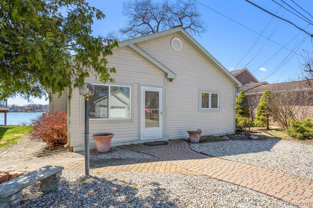 West Bloomfield Twp, MI 48324,7989 LOCKLIN