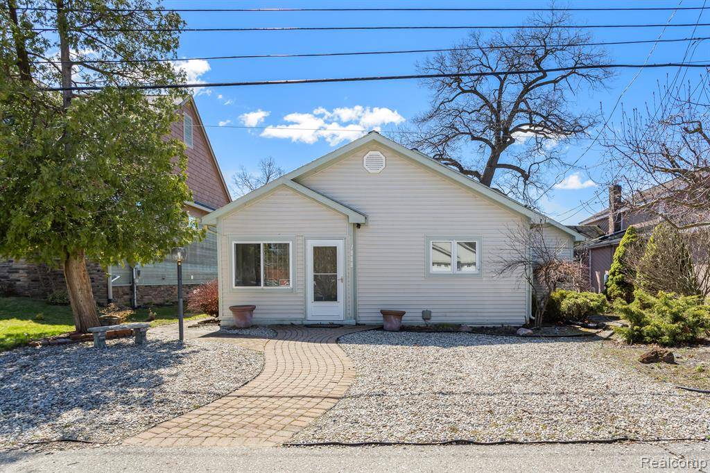 West Bloomfield Twp, MI 48324,7989 LOCKLIN