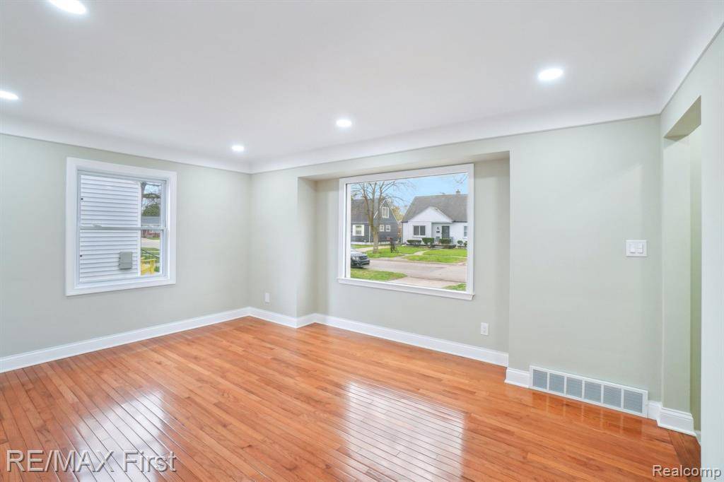 Roseville, MI 48066,16763 SARMORR Street