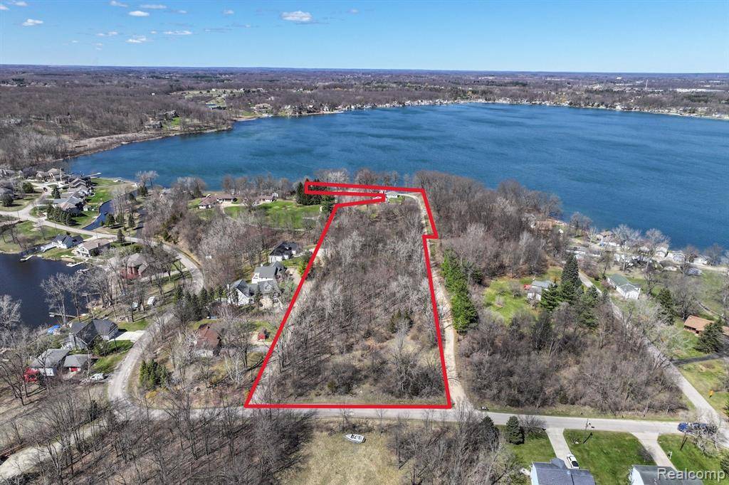 Elba Twp, MI 48446,3931 S Shore Drive