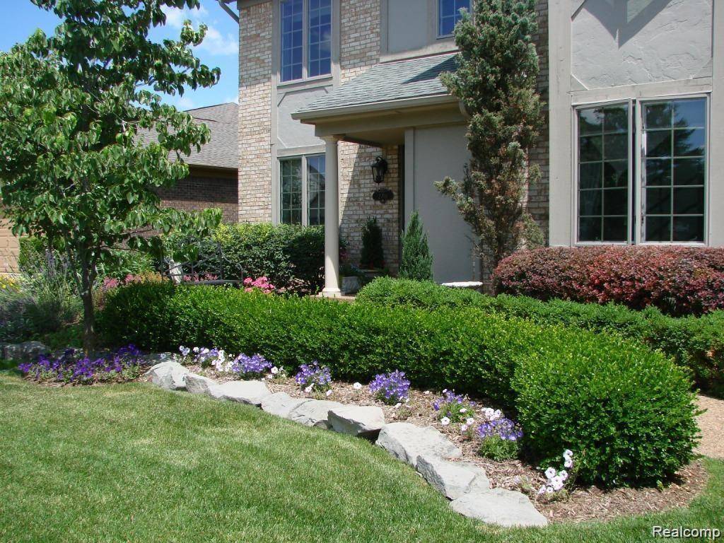 Rochester Hills, MI 48309,2701 STEAMBOAT SPRINGS Drive