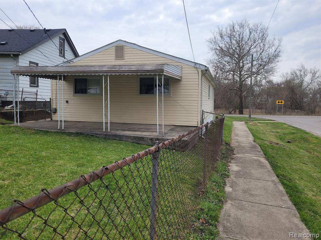 Redford Twp, MI 48239,15796 LOLA Drive