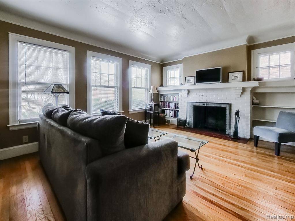 Grosse Pointe Park, MI 48230,1348 SOMERSET Avenue