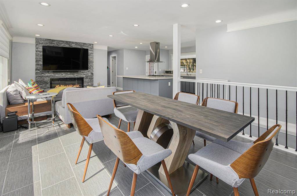 Bloomfield Twp, MI 48302,2373 RUTHERFORD Road