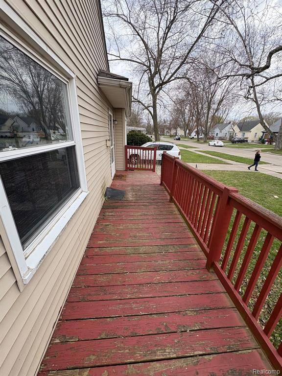 Southfield, MI 48076,28764 FAIRFAX Street