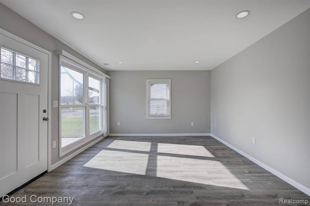 Oak Park, MI 48237,22111 CONDON Street