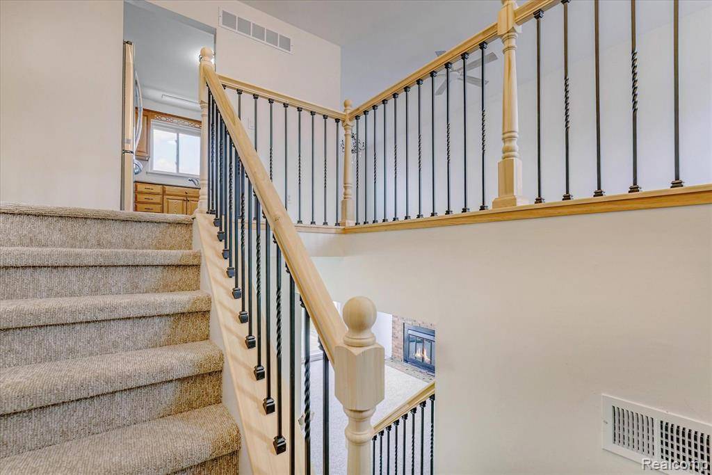 Troy, MI 48083,2919 ROUNDTREE Drive