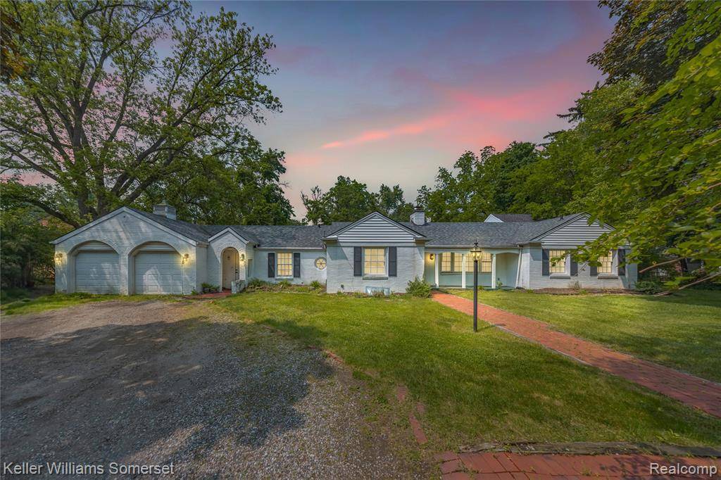 Beverly Hills Vlg, MI 48025,21700 W 13 MILE Road