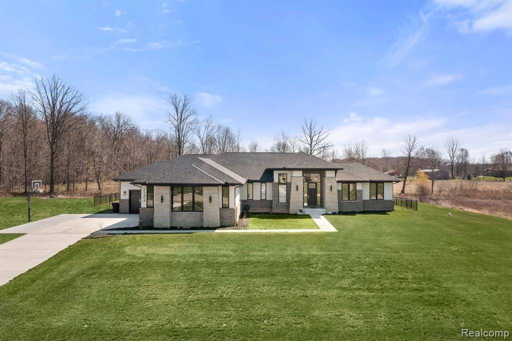 Armada Twp, MI 48005,73404 CASTLE
