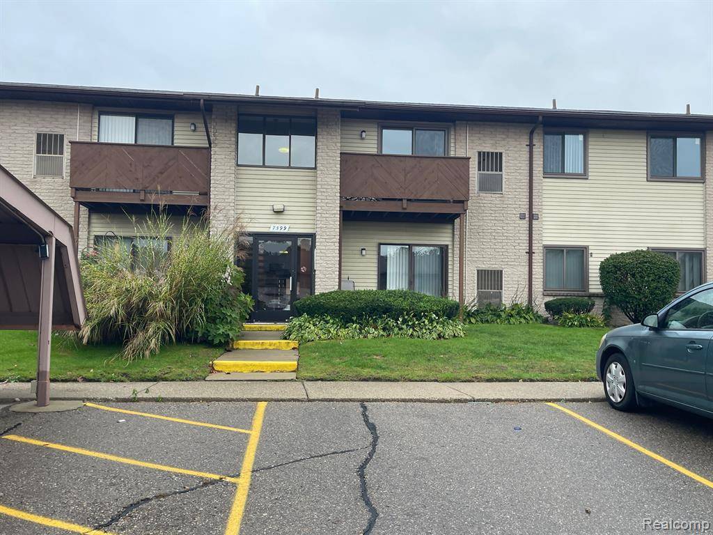 Westland, MI 48185,7599 MANOR CIR   103