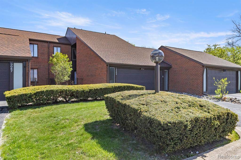 Dearborn, MI 48120,3069 LINDENWOOD Drive