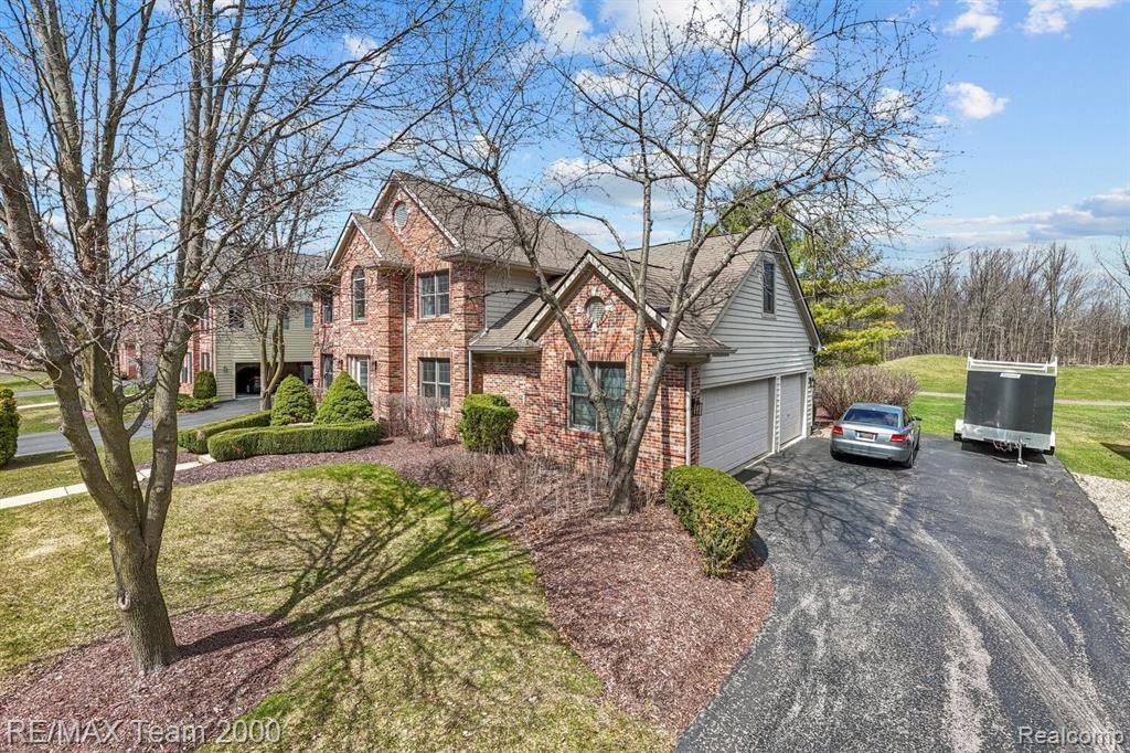 Grand Blanc Twp, MI 48439,5681 WOODFIELD Parkway